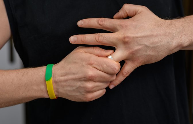 So lässt sich der Ring ablösen.<span class='image-autor'>Foto: PawelKacperek / shutterstock.com</span>