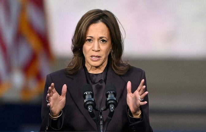 Kamala Harris bei ihrer Rede  zur  Anerkennung der Wahlniederlage<span class='image-autor'>Foto: AFP/Saul Loeb</span>