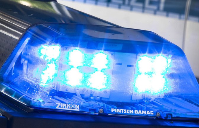 Nach dem Fund der Leiche einer Mutter und ihres erwachsenen Sohnesgibt es Hinweise auf einen gewaltsamen Tod der beiden (Symbolbild).<span class='image-autor'>Foto: dpa/Friso Gentsch</span>