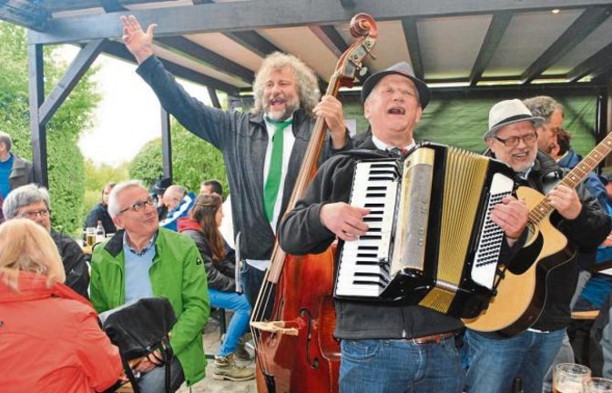„Die drei Richtigen“ sorgen in Illingen für Stimmung.  Foto: Stahlfeld