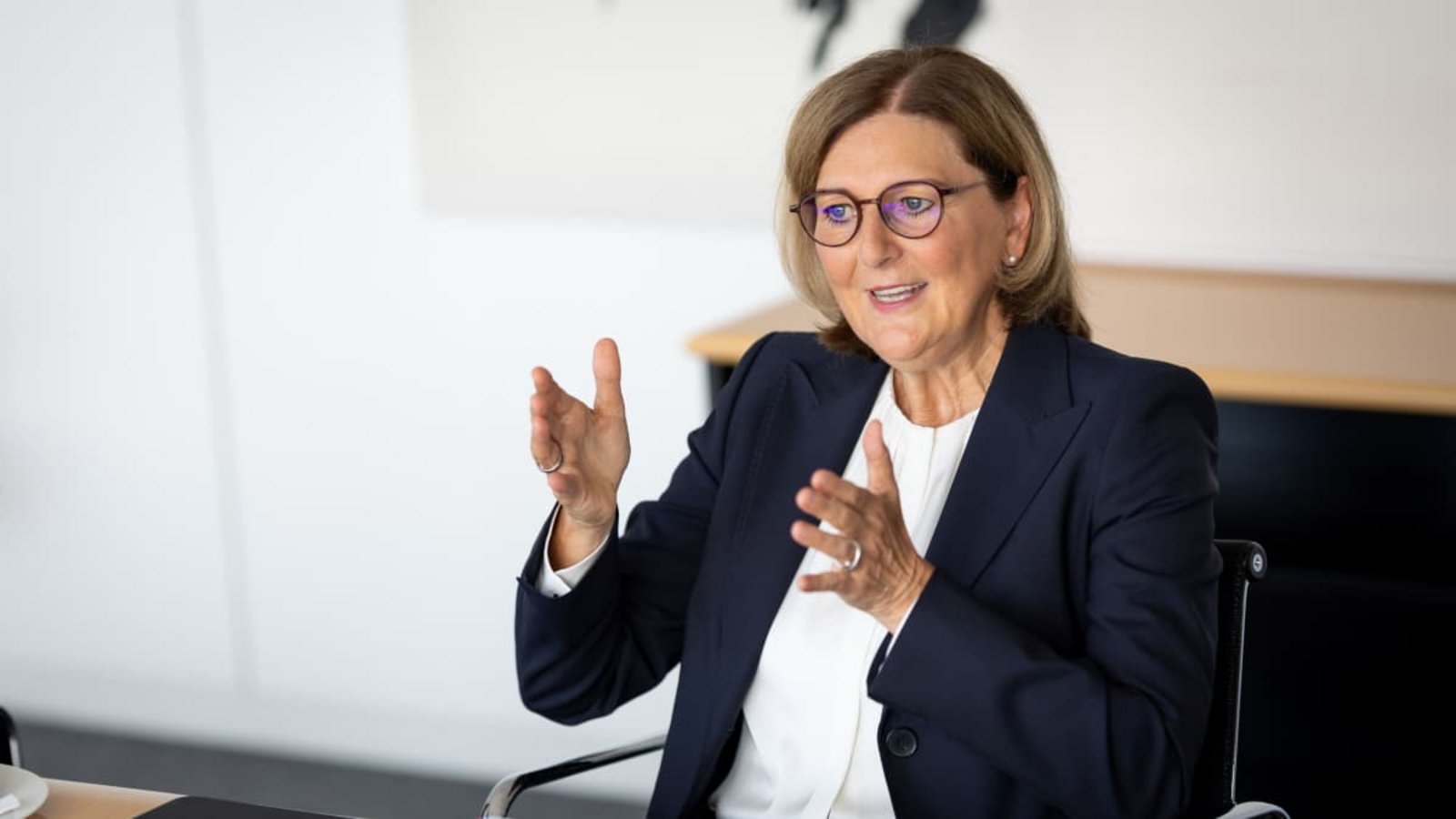 Für L-Bank-Chefin Edith Weymayr ist entscheidend, dass die Fördergelder auch dort ankommen und wirken, wo sie sollen.Lichtgut/Julian Rettig Für L-Bank-Chefin Edith Weymayr ist entscheidend, dass die Fördergelder auch dort ankommen und wirken, wo sie sollen.Lichtgut/Julian Rettig
