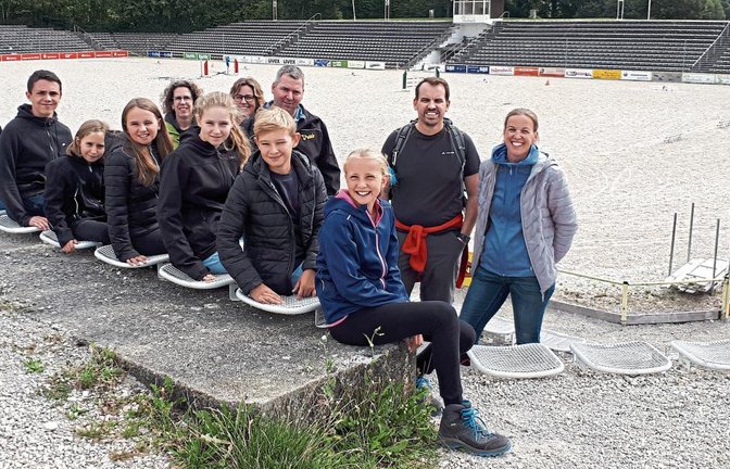 Die Häfnerhaslacher Gruppe ist zu Besuch beim Haupt- und Landesgestüt Marbach.  Foto: p