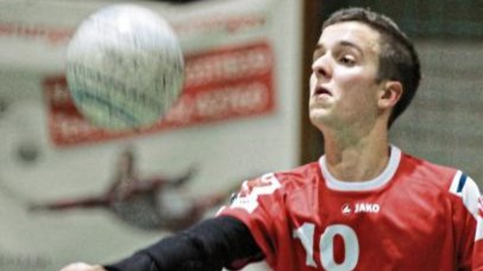 Max Winkler ist in der Zwischenzeit voll in die Bundesligamannschaft der TVV-Faustballer integriert. Foto: Nachreiner Max Winkler ist in der Zwischenzeit voll in die Bundesligamannschaft der TVV-Faustballer integriert. Foto: Nachreiner