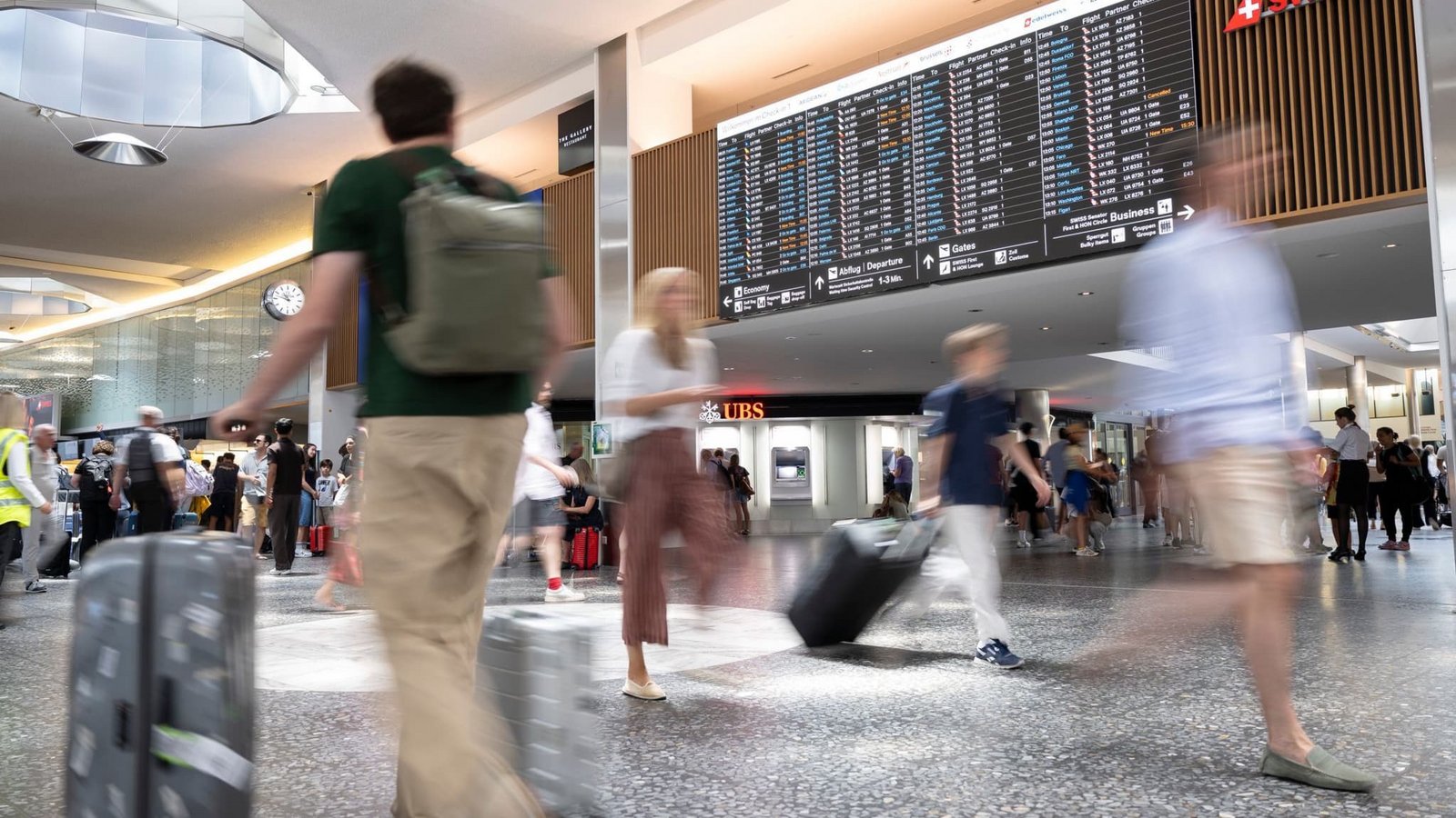 Am Flughafen Zürich verbindet die «Heidi-Bahn» das Hauptgebäude mit einem Terminal (Symbolbild)Andreas Becker/KEYSTONE/dpa Am Flughafen Zürich verbindet die «Heidi-Bahn» das Hauptgebäude mit einem Terminal (Symbolbild)Andreas Becker/KEYSTONE/dpa