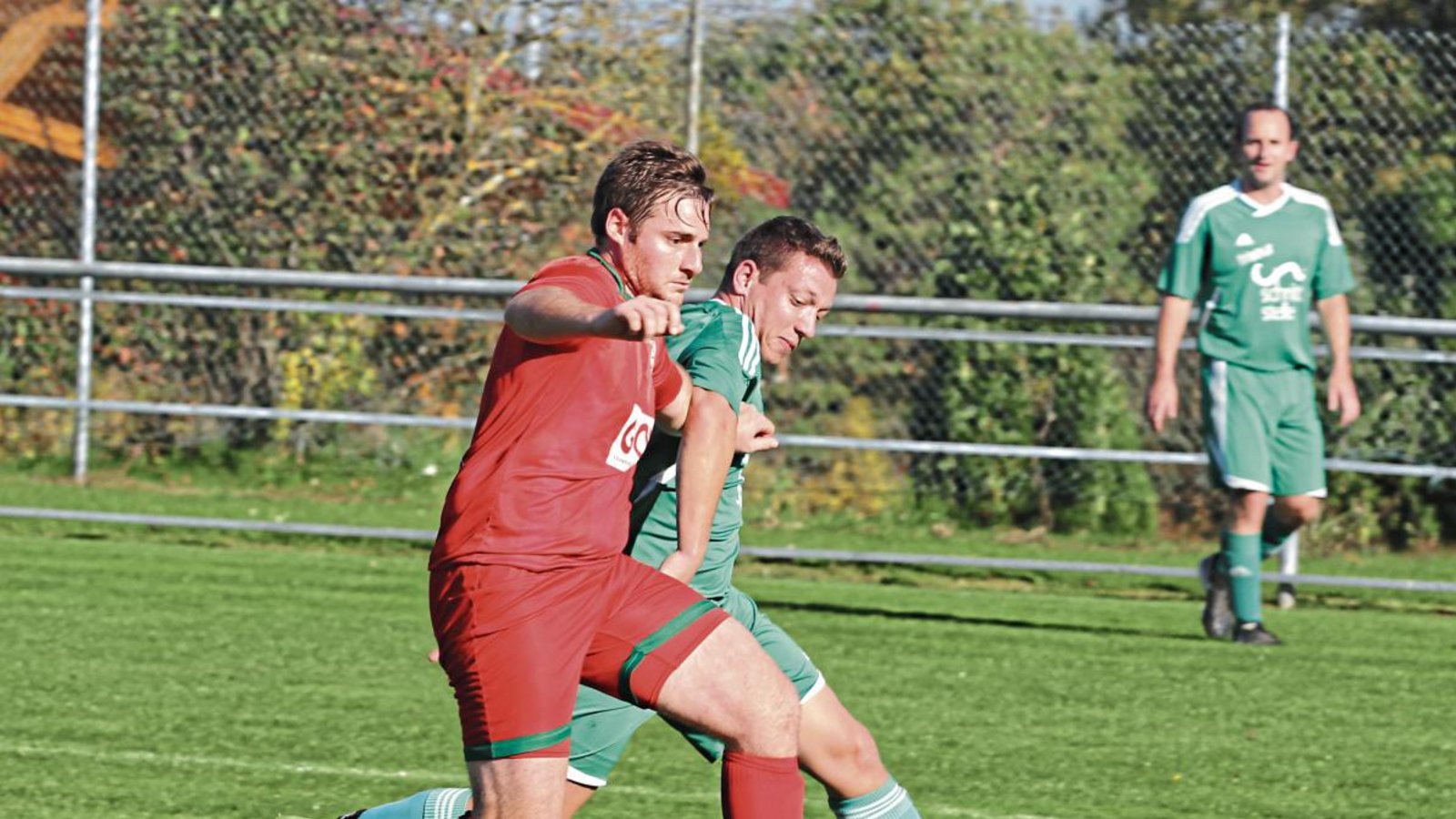 Lukas Wizemann (in Rot) gehört in Nussdorf zu den Stützen der Mannschaft, die sich im Lauf der Saison stetig verbessert hat. Foto: Nachreiner