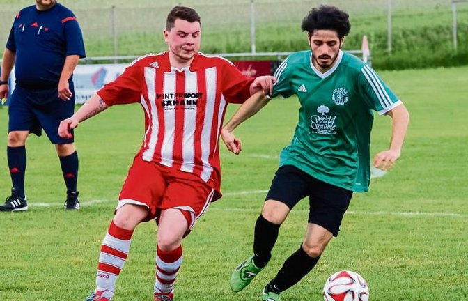 Luca Brugaletta (rechts) hat mit seinen Mannschaftskameraden des TSV Hochdorf bisher in der Saison noch nicht viel zu lachen gehabt. Foto: Simecek