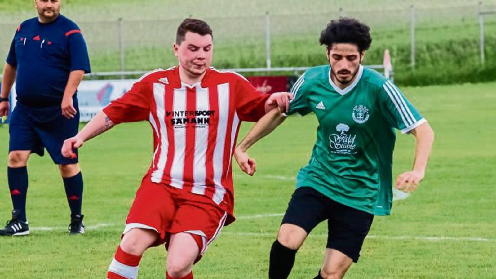 Luca Brugaletta (rechts) hat mit seinen Mannschaftskameraden des TSV Hochdorf bisher in der Saison noch nicht viel zu lachen gehabt. Foto: Simecek Luca Brugaletta (rechts) hat mit seinen Mannschaftskameraden des TSV Hochdorf bisher in der Saison noch nicht viel zu lachen gehabt. Foto: Simecek