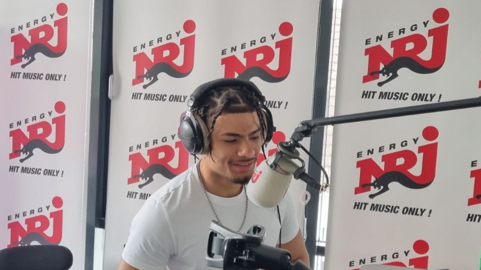 Die eigene Stimme im Radio zu hören, ist schon eine besondere Erfahrung. Die eigene Stimme im Radio zu hören, ist schon eine besondere Erfahrung.