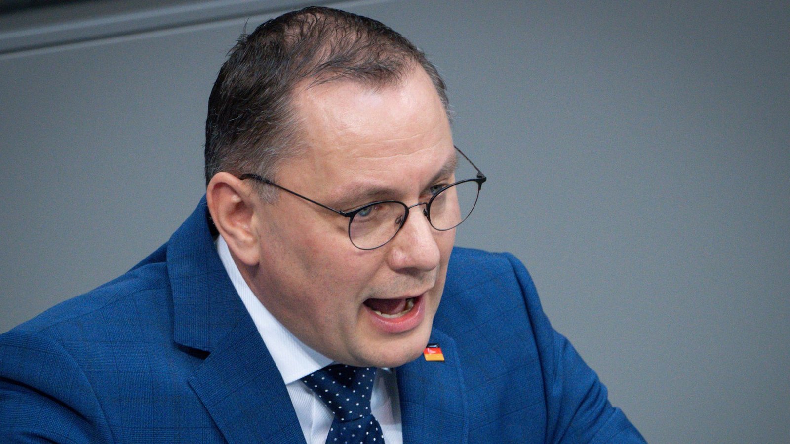 AfD-Bundessprecher Tino Chrupalla war am Sonntag bei Caren Miosga zu Gast. (Archivbild)Foto: imago/Political-Moments AfD-Bundessprecher Tino Chrupalla war am Sonntag bei Caren Miosga zu Gast. (Archivbild)Foto: imago/Political-Moments