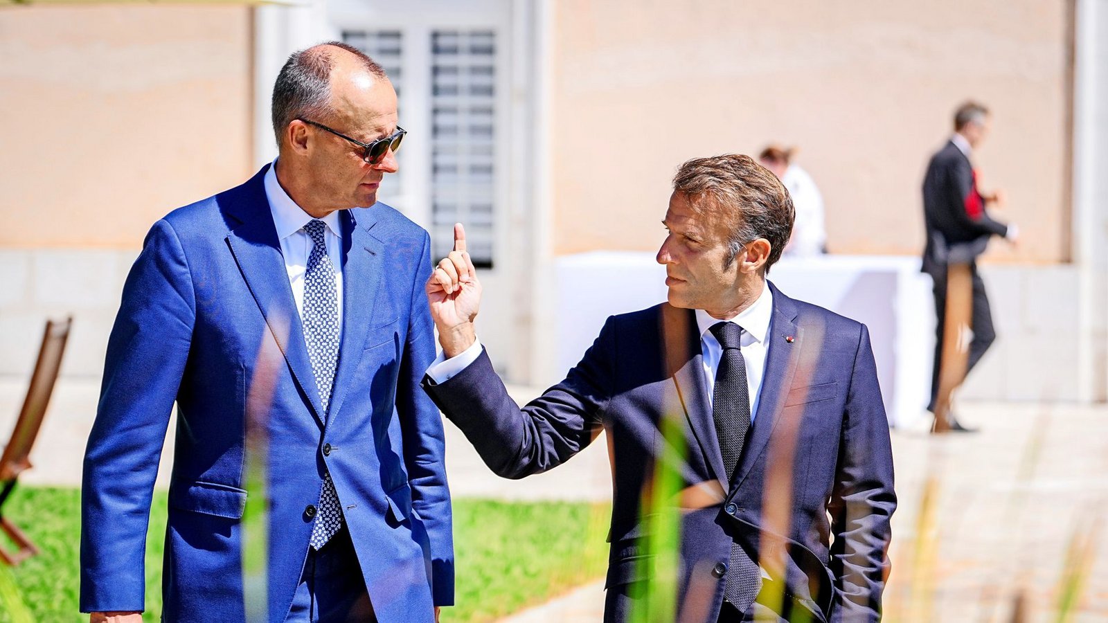 Feiern und arbeiten: Friedrich Merz zu Gast bei Emmanuel MacronFoto: dpa/Kay Nietfeld Feiern und arbeiten: Friedrich Merz zu Gast bei Emmanuel MacronFoto: dpa/Kay Nietfeld