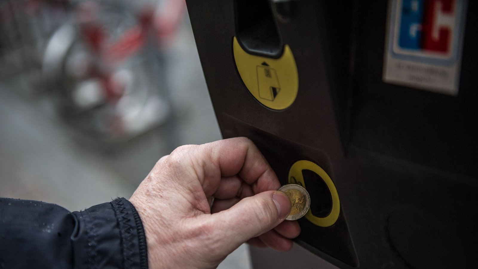 Ein Stadtmitarbeiter aus dem bayerischen Kempten soll Münzen im Gesamtwert von rund einer Million Euro aus Parkautomaten gestohlen haben (Symbolfoto).Foto: Lichtgut/Max Kovalenko/Lichtgut/Max Kovalenko