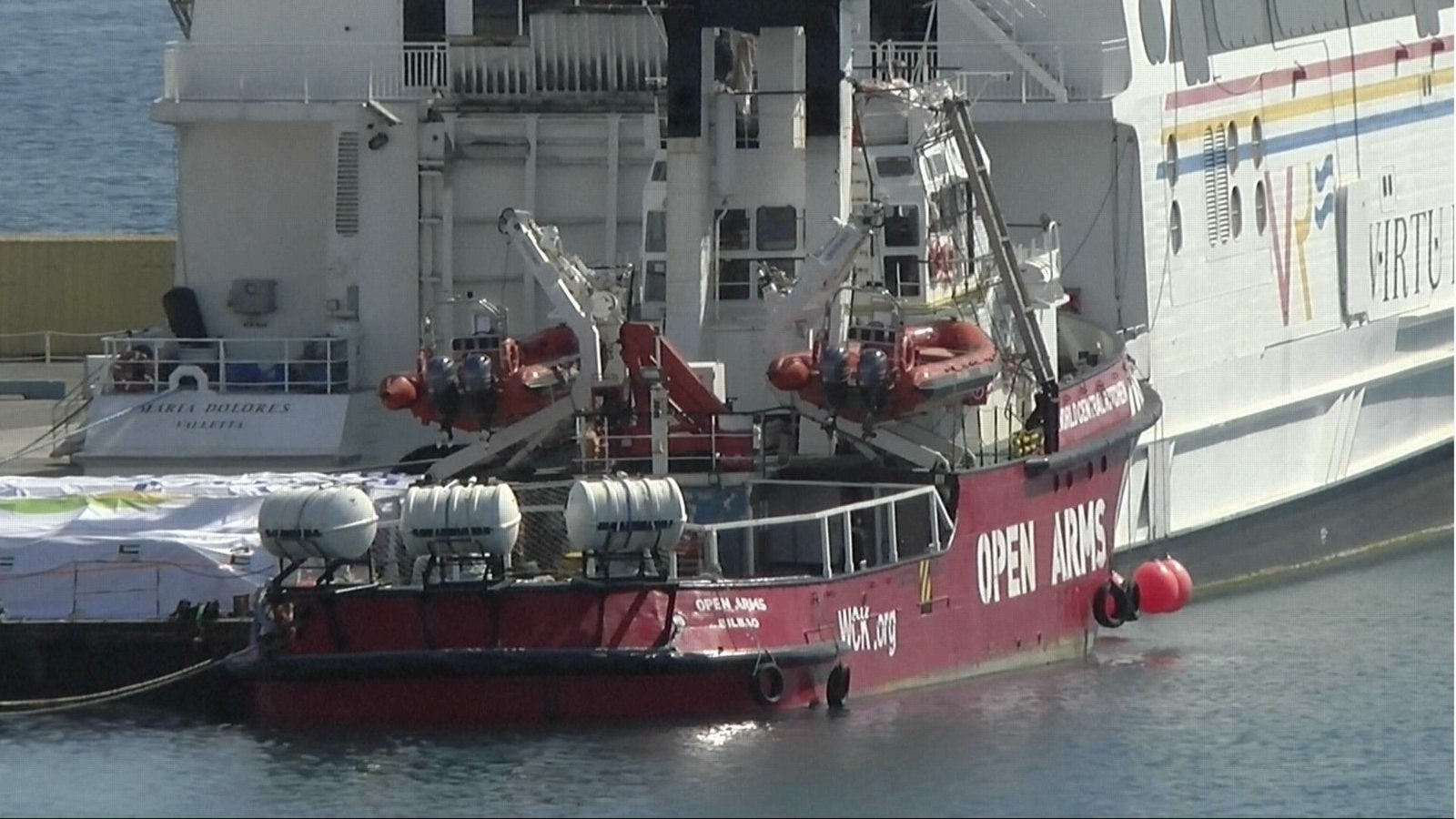 Die „Open Arms“ vor dem Ablegen in LarnakaFoto: Uncredited/AP/dpa/Uncredited