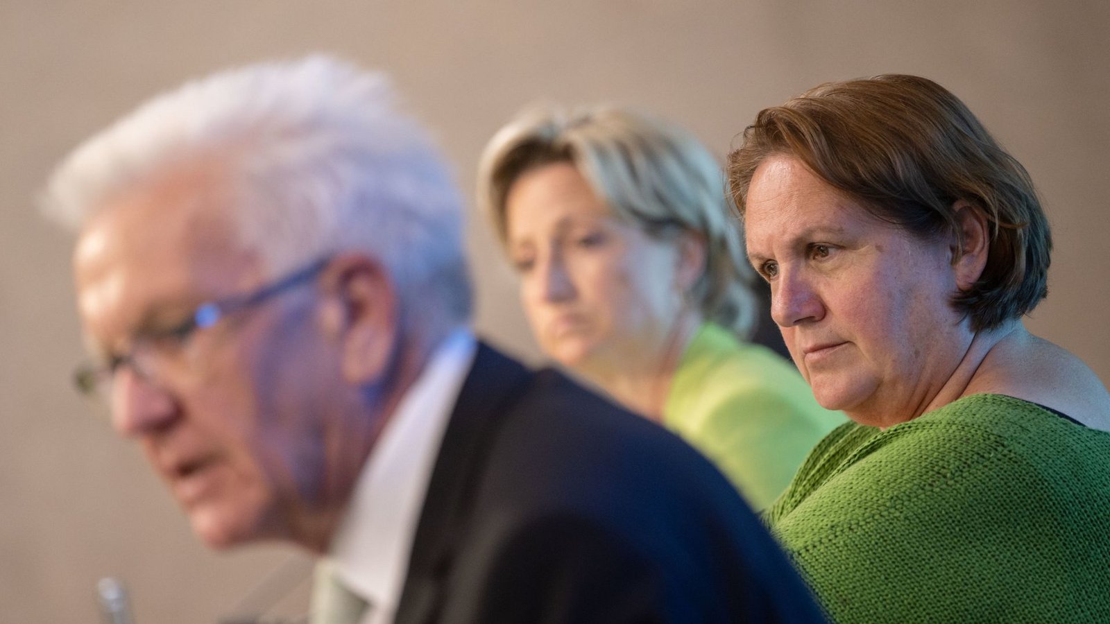Die Bildungspolitik von Ministerpräsident Kretschmann und Kultusministerin Schopper steht beim Realschullehrerverband unter Ideologieverdacht.Foto: dpa/Marijan Murat Die Bildungspolitik von Ministerpräsident Kretschmann und Kultusministerin Schopper steht beim Realschullehrerverband unter Ideologieverdacht.Foto: dpa/Marijan Murat