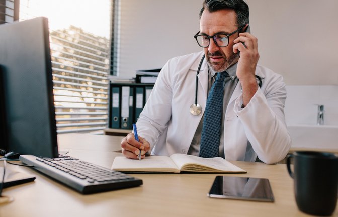 Der Arzt kann Sie nur 5 Tage am Telefon krankschreiben.<span class='image-autor'>Foto: Jacob Lund / shutterstock.com</span>