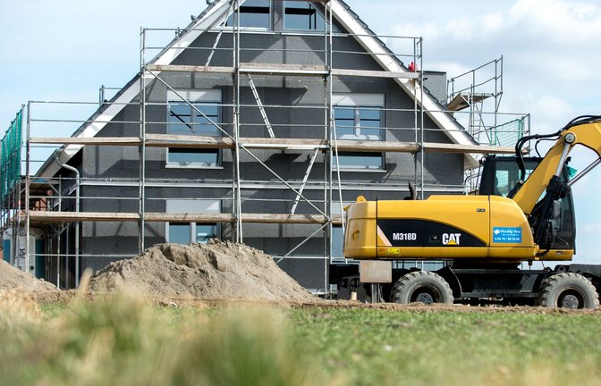 Eigenheime sind gefragt: Die Preise steigen wieder. (Symbolbild)<span class='image-autor'>Foto: Hauke-Christian Dittrich/dpa/dpa-tmn</span>