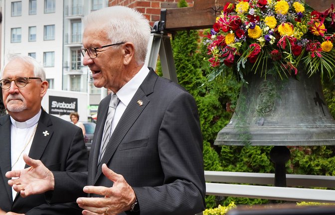 Bischof Gebhard Fürst (links) und  Ministerpräsident Winfried Kretschmann sind  nach Polen gereist.<span class='image-autor'>Foto: Diözese Rottenburg-Stuttgart/Arkadius Guzy</span>