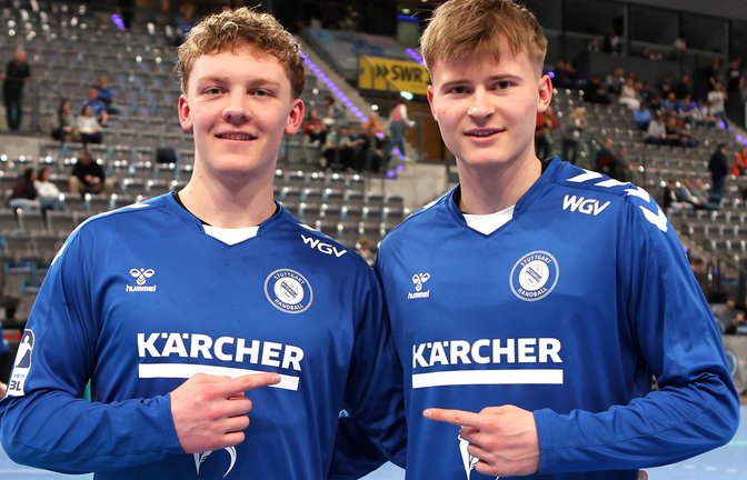 Zwei 19-jährige Handball-Bundesligaspieler des TVB Stuttgart: Max Heydecke (li.) und  Linus Schmid.<span class='image-autor'>Foto: Baumann/Julia Rahn</span>