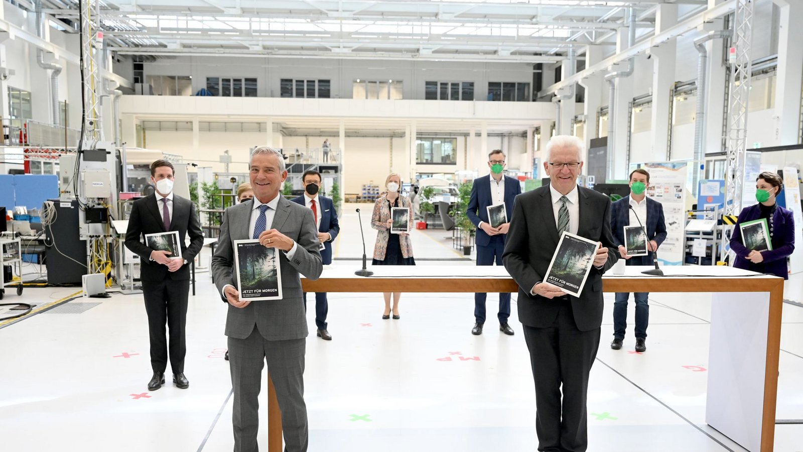 Winfried Kretschmann und Thomas Strobl bei der Vorstellung des Koalitionsvertrags im Mai 2021.Foto: dpa/Bernd Weissbrod