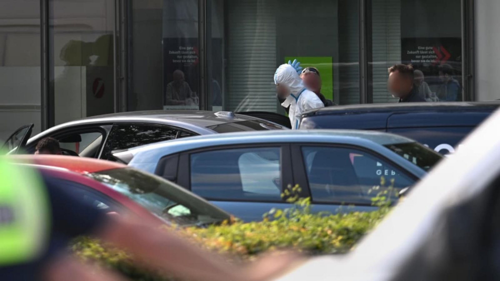 Die tödliche Messerattacke ereignete sich in einer Bankfiliale in Regensburg.Armin Weigel/dpa Die tödliche Messerattacke ereignete sich in einer Bankfiliale in Regensburg.Armin Weigel/dpa