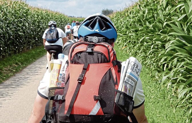 So kann nichts schief gehen: Wer die VKZ im Gepäck hat, ist wie immer bestens informiert. Foto: Arning