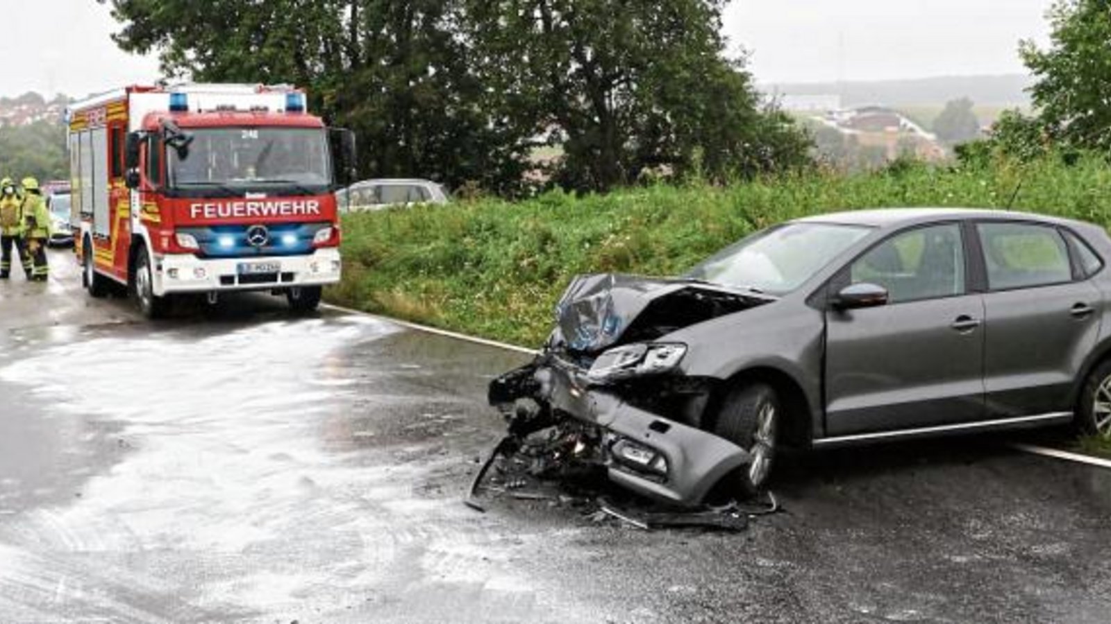 Unfall an der Einmündung der Theodor-Heuss-Straße in Hochdorf. Foto: Rometsch/KS-Images Unfall an der Einmündung der Theodor-Heuss-Straße in Hochdorf. Foto: Rometsch/KS-Images