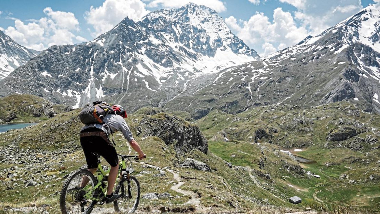 Mit dem Rad ist Ferry Weikert derzeit vor allem in den Schweizer Alpen unterwegs. Im Herbst möchte er sein Studium im Fach „Outdoorsport & Adventuremanagement“ beginnen. Fotos: p