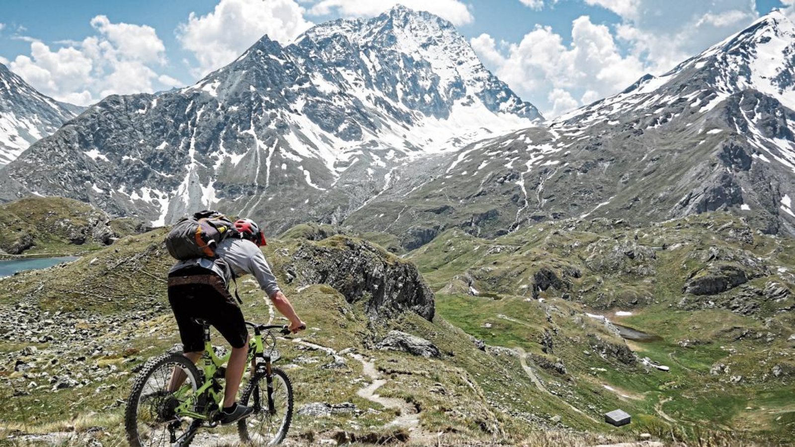Mit dem Rad ist Ferry Weikert derzeit vor allem in den Schweizer Alpen unterwegs. Im Herbst möchte er sein Studium im Fach „Outdoorsport & Adventuremanagement“ beginnen. Fotos: p Mit dem Rad ist Ferry Weikert derzeit vor allem in den Schweizer Alpen unterwegs. Im Herbst möchte er sein Studium im Fach „Outdoorsport & Adventuremanagement“ beginnen. Fotos: p