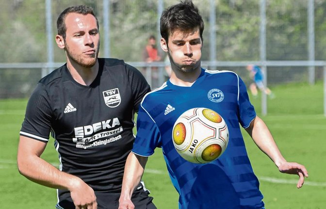 Tim Scheuermann (rechts) hat am vergangenen Wochenende zwei Tore für Illingen erzielt. Es sind kaum noch Stammspieler übrig. Foto: Leitner