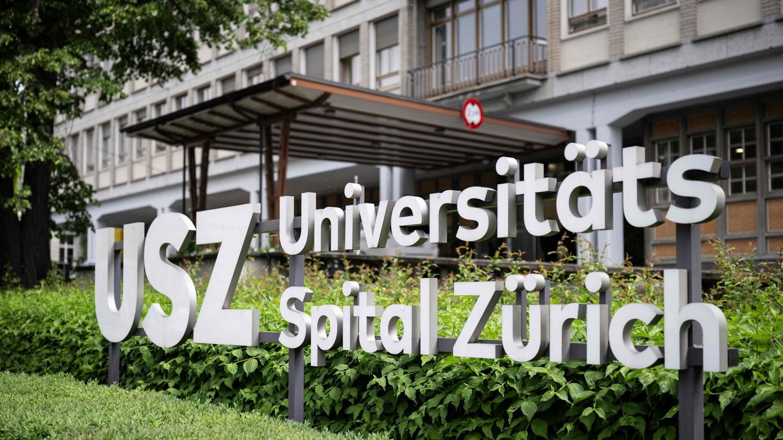 Das USZ verfügt über eine speziell ausgerüstete Isolierstation.Foto: AFP/ENNIO LEANZA Das USZ verfügt über eine speziell ausgerüstete Isolierstation.Foto: AFP/ENNIO LEANZA