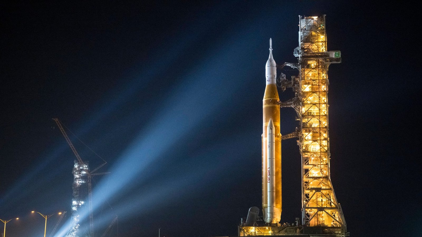 Erfahren Sie alles Wichtige zum Start der Artemis-2-Rakete und der ersten bemannten Mondumrundung seit etwa 50 Jahren. Ablauf, Uhrzeit & Livestream des Starts.Foto: IMAGO / MediaPunch Erfahren Sie alles Wichtige zum Start der Artemis-2-Rakete und der ersten bemannten Mondumrundung seit etwa 50 Jahren. Ablauf, Uhrzeit & Livestream des Starts.Foto: IMAGO / MediaPunch