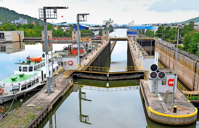 Die Neckarschleusen sollen nun doch nicht ausgebaut werden – zum Ärger der Wirtschaft.<span class='image-autor'>Foto: dpa/Franziska Kraufmann</span>