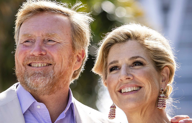 König Willem-Alexander und Königin Máxima der Niederlande posieren im April 2026 für ein Foto.<span class='image-autor'>Foto: picture alliance/dpa/ANP | Remko De Waal</span>