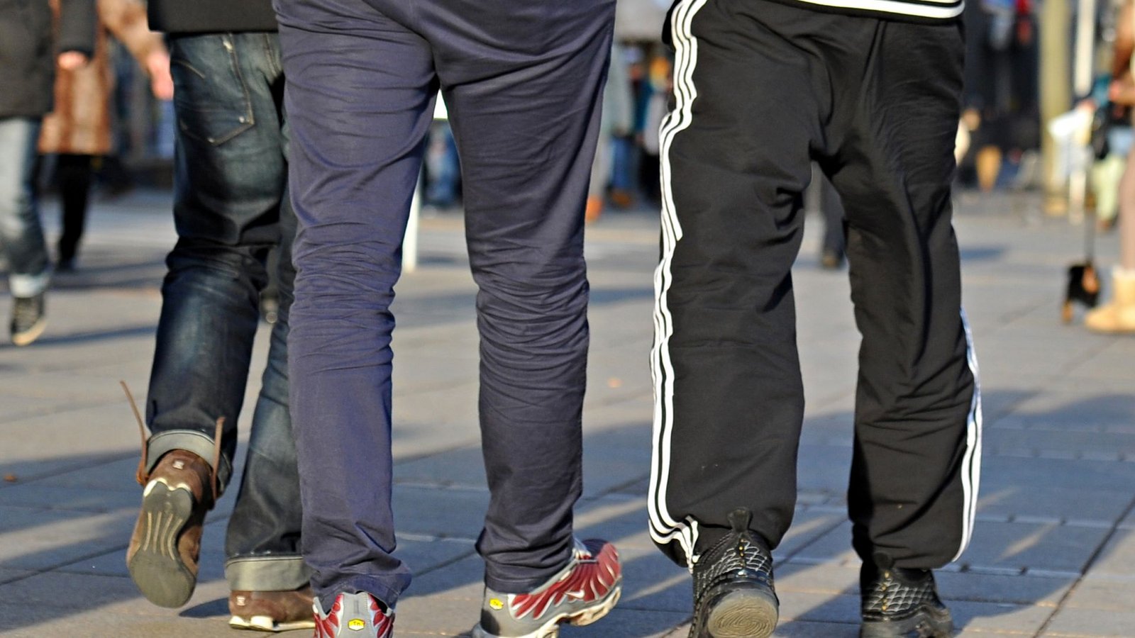 Jogginghosen sind an einer Schule in Wermelskirchen verboten. Neuerdings werden Schüler damit sogar nach Hause geschickt.Foto: Jan-Philipp Strobel/dpa