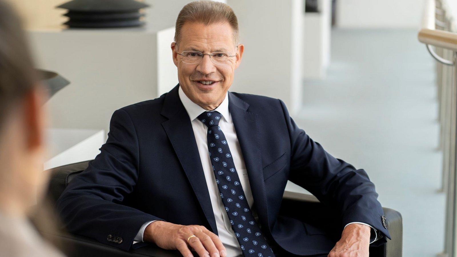 „Es werden auf der einen Seite die Einnahmen der Kassen erhöht, indem Versicherte höhere Eigenanteile zahlen“, sagt Heiner Scheffold, Chef der Baden-Württembergischen Krankenhausgesellschaft. Zugleich würd im bestehenden System gekürzt, ohne Strukturen zu ändern. IFoto: „Es werden auf der einen Seite die Einnahmen der Kassen erhöht, indem Versicherte höhere Eigenanteile zahlen“, sagt Heiner Scheffold, Chef der Baden-Württembergischen Krankenhausgesellschaft. Zugleich würd im bestehenden System gekürzt, ohne Strukturen zu ändern. IFoto: 