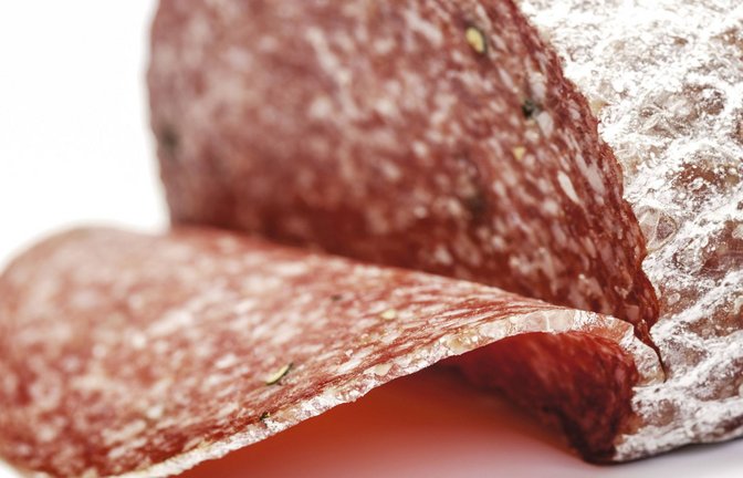 Erneut war Ekel-Salami bei einem Supermarkt im Verkauf.<span class='image-autor'>Foto: imago images/allOver-MEV</span>