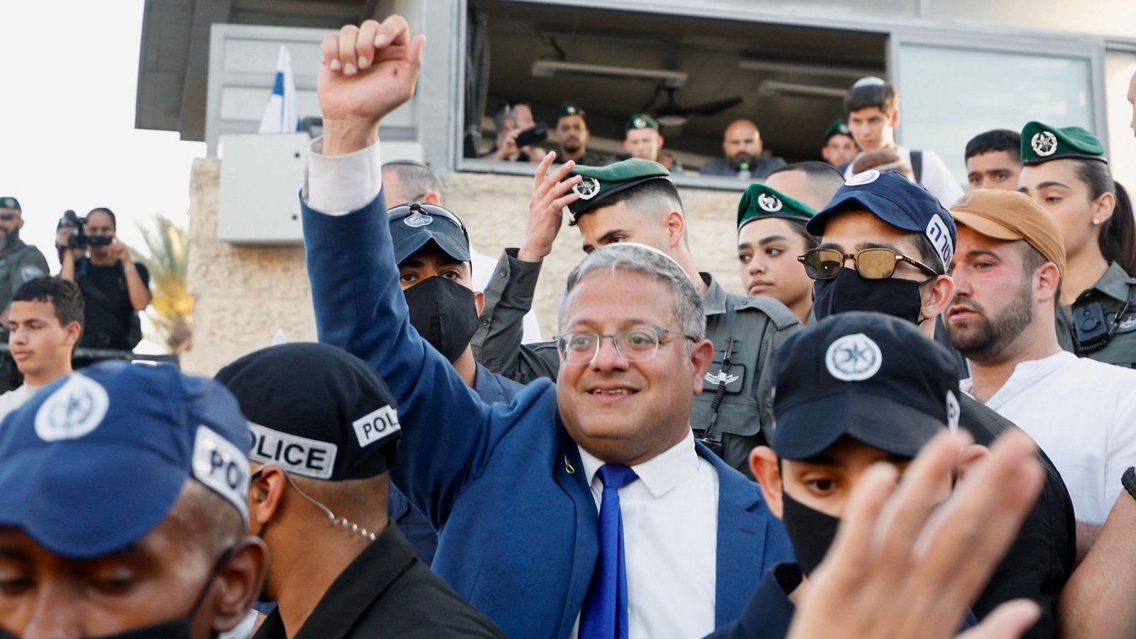 Der rechtsextreme israelische Itamar Ben-Gvir (M.) nimmt an einem Marsch in der Jerusalemer Altstadt anlässlich des Jerusalemtags teil (Archivfoto).Foto: Jamal Awad/dpa/Jamal Awad Der rechtsextreme israelische Itamar Ben-Gvir (M.) nimmt an einem Marsch in der Jerusalemer Altstadt anlässlich des Jerusalemtags teil (Archivfoto).Foto: Jamal Awad/dpa/Jamal Awad