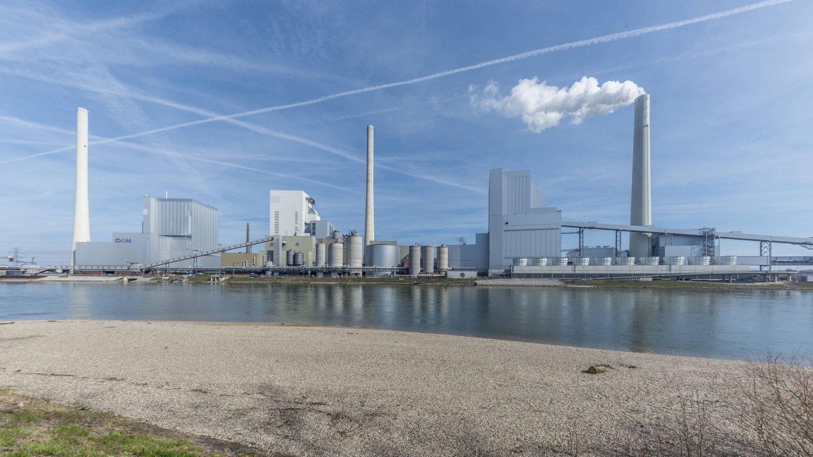 Der größte CO2-Emittent in Baden-Württemberg ist das Steinkohlekraftwerk in Mannheim.Foto: imago/Ulrich Roth/Ulrich Roth, www.ulrich-roth.com Der größte CO2-Emittent in Baden-Württemberg ist das Steinkohlekraftwerk in Mannheim.Foto: imago/Ulrich Roth/Ulrich Roth, www.ulrich-roth.com