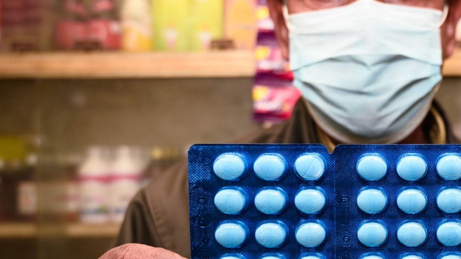 Paracetamol ist eines der am häufigsten verwendeten Schmerzmittel – gegen Impfnebenwirkungen sollte man es aber nicht einsetzen.Foto: imago//Soumyabrata Paracetamol ist eines der am häufigsten verwendeten Schmerzmittel – gegen Impfnebenwirkungen sollte man es aber nicht einsetzen.Foto: imago//Soumyabrata
