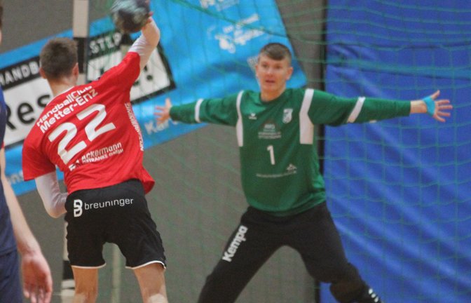 Nikolai Gutscher (rechts) hat zuletzt mehr Spielanteile bekommen, weil Oberriexingens Trainer Hans Schuster Tobias Rothacker immer wieder im Feld aufgeboten hat.  <span class='image-autor'>Foto: Nachreiner</span>