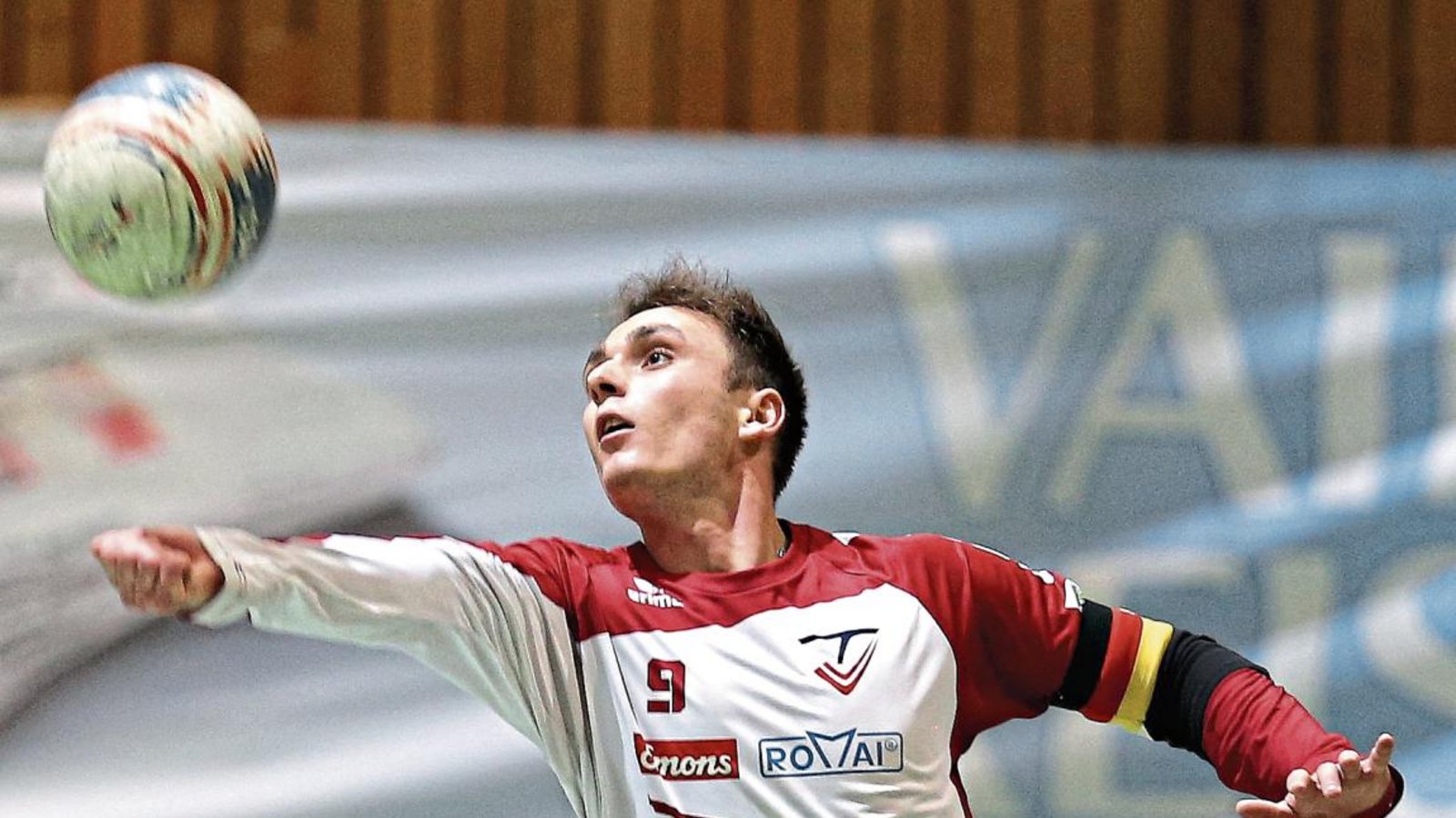 Jaro Jungclaussen führt die Faustballer des TV Vaihingen zum zweiten Mal als Kapitän in eine Hallensaison. Foto: Küppers Jaro Jungclaussen führt die Faustballer des TV Vaihingen zum zweiten Mal als Kapitän in eine Hallensaison. Foto: Küppers