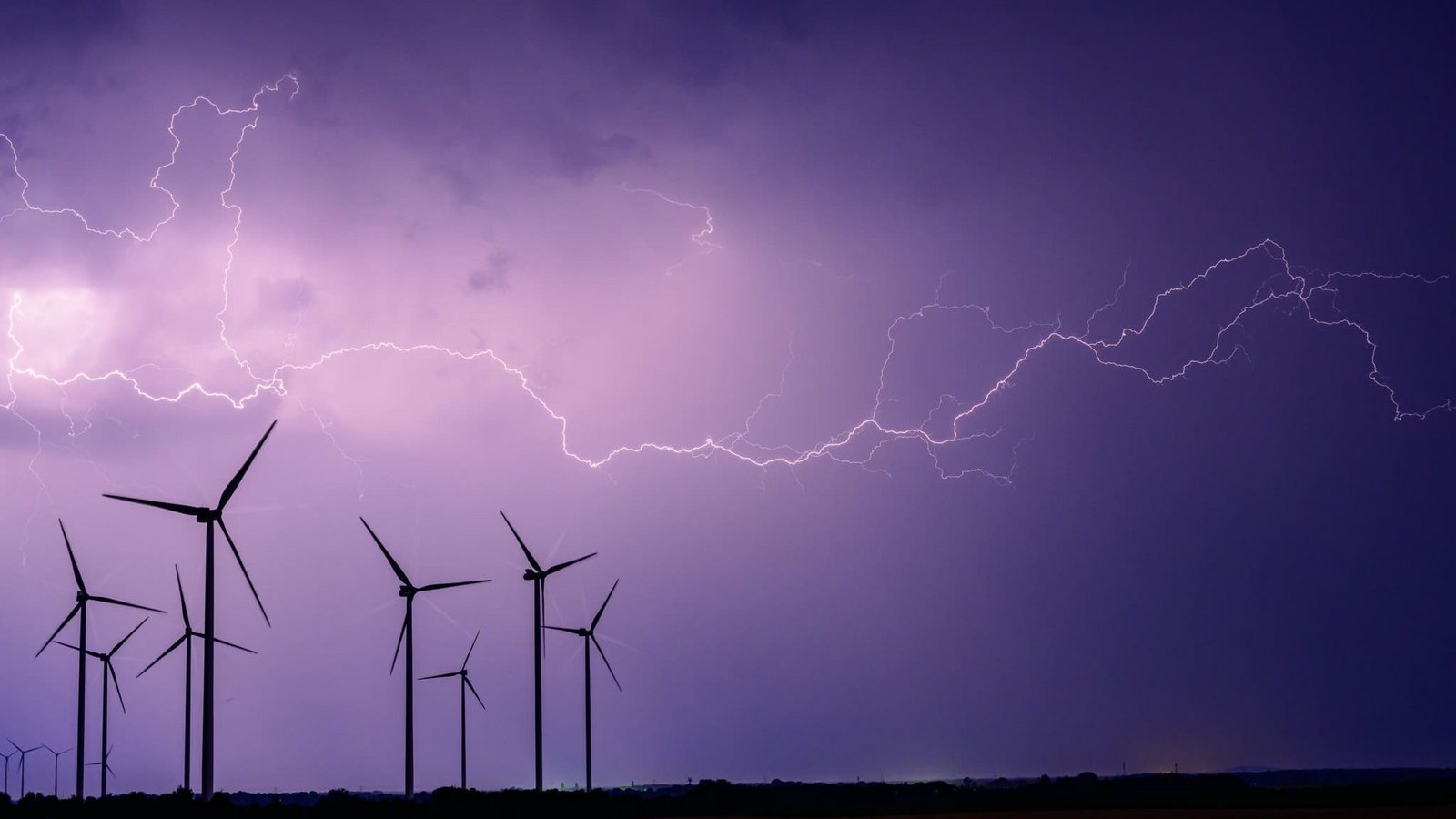 Kommt es zu einem Ausbaustopp bei Windrädern? (Symbolbild)Patrick Pleul/dpa