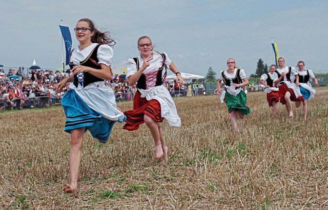 Ein begrenzter Schäferlauf unter Corona-Auflagen ist für alle an der Organisation beteiligten Gruppierungen unvorstellbar. Deshalb wird das besucherstarke Traditionsfest wie schon im vergangenen Jahr nicht stattfinden.  Foto: Archiv