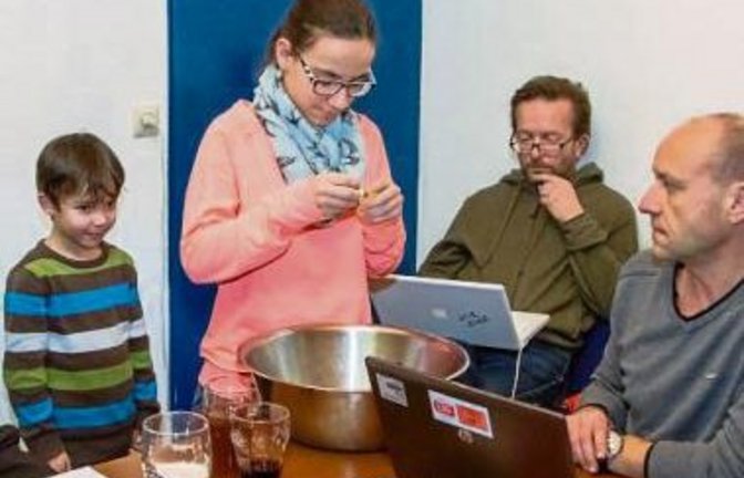 Die Gruppen stehen fest, der Spielplan noch nicht – am Donnerstag war Auslosung für den Vaihinger Fußball-Stadtpokal. Foto: Simecek