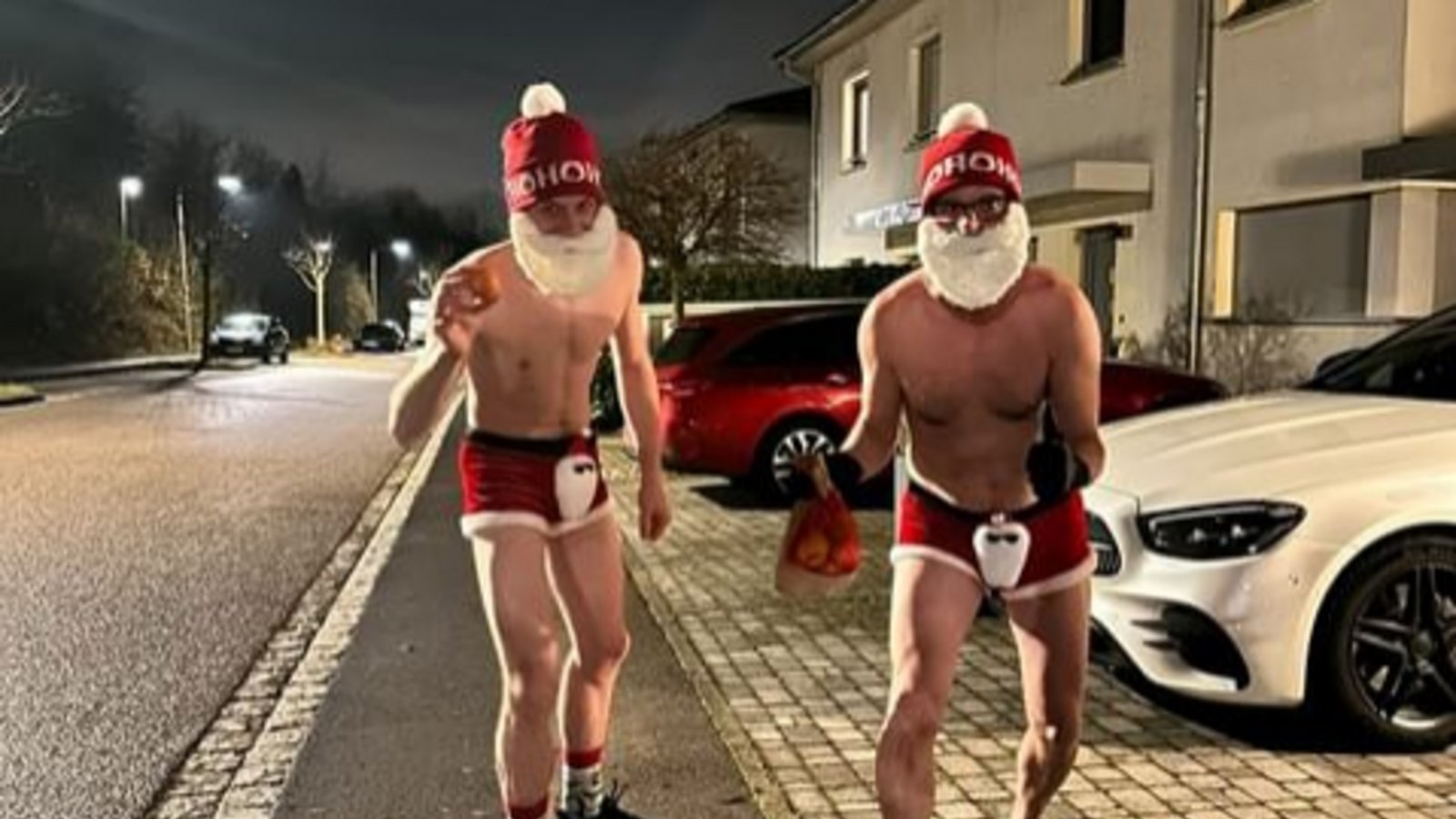 Nicht nur in den Häusern schaute in dieser Woche der Nikolaus vorbei. Auch auf den Straßen im Bareselwohngebiet in Vaihingen wie dieser Schnappschuss zeigt, der uns über Facebook zugeschickt wurde. Foto: p Nicht nur in den Häusern schaute in dieser Woche der Nikolaus vorbei. Auch auf den Straßen im Bareselwohngebiet in Vaihingen wie dieser Schnappschuss zeigt, der uns über Facebook zugeschickt wurde. Foto: p