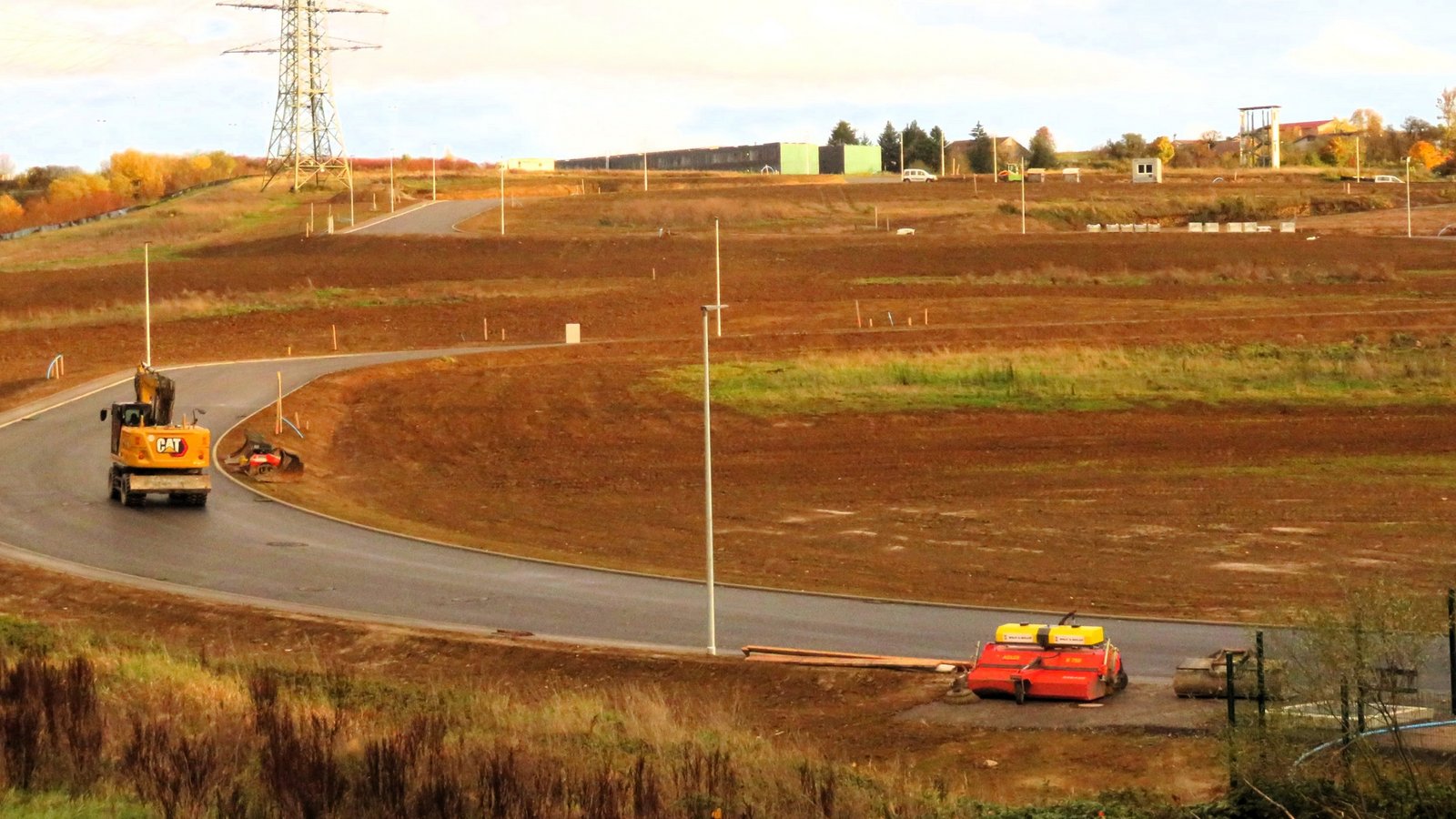 Gewerbegebiet „Fuchsloch III“ in Vaihingen: Die Erschließung ist fast abgeschlossen. Der Gemeinderat hat die Preise für die 29 Grundstücke festgelegt. Bisher gibt es nahezu hundert Anfragen.  Foto: Arning