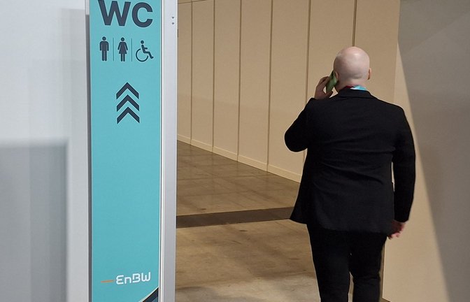 Beim CDU-Parteitag: EnBW-Logo auf WC-Wegweiser. (Archivbild)<span class='image-autor'>Foto: Andreas Müller</span>
