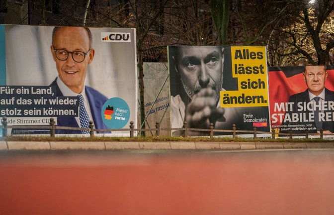 Die Parteien befinden sich im Wahlkampfmodus – fast jeder teilt gegen jeden aus, Liebeshochzeiten scheinen in Koalitionsverhandlungen nach dem Urnengang schwer vorstellbar. Eine Chronik des Wahlkampfs.<span class='image-autor'>Foto: picture alliance/dpa/Kay Nietfeld</span>