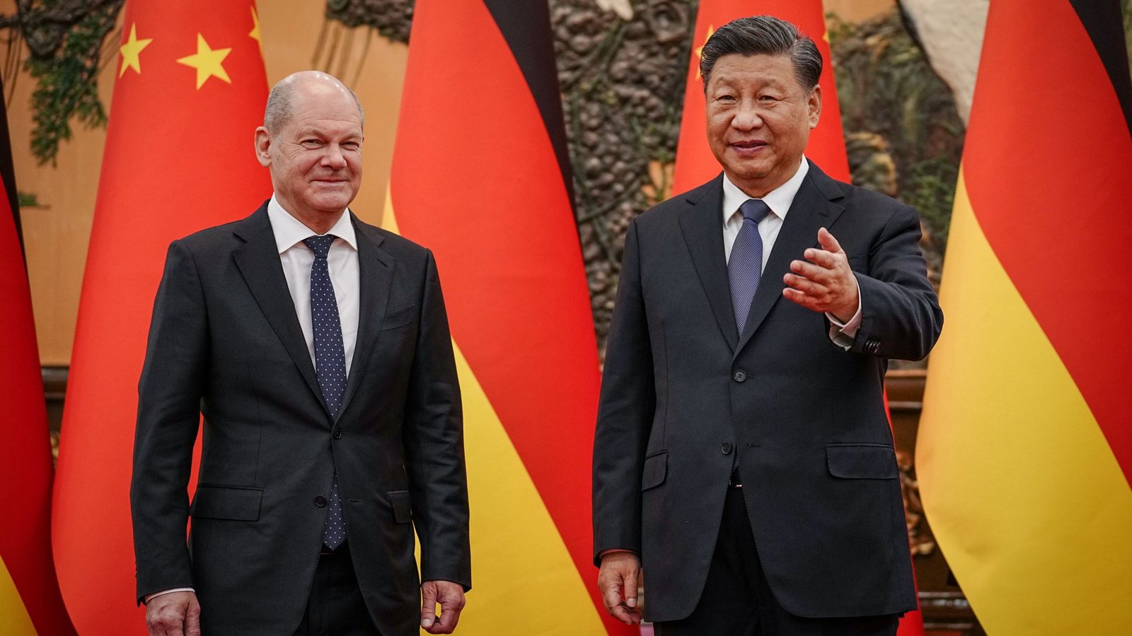 Der deutsche Kanzler Olaf Scholz hat sich in Peking mit dem chinesischen Staatschef Xi Jinping getroffen.Foto: dpa/Kay Nietfeld