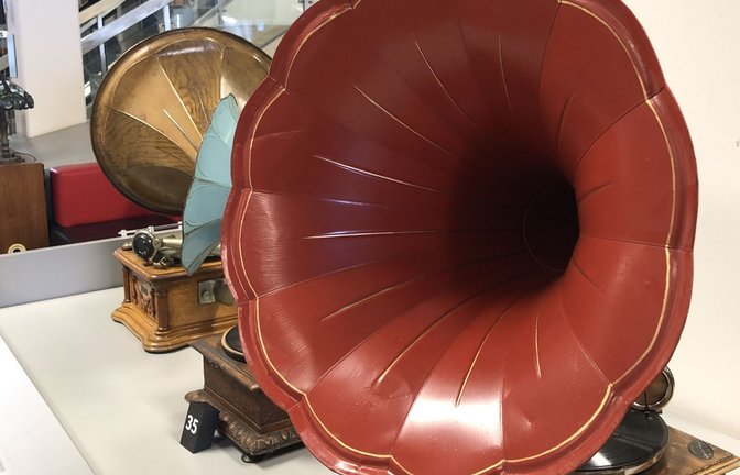 Grammophone in allen Farben und Formen<span class='image-autor'>Foto: Annette Frühauf</span>