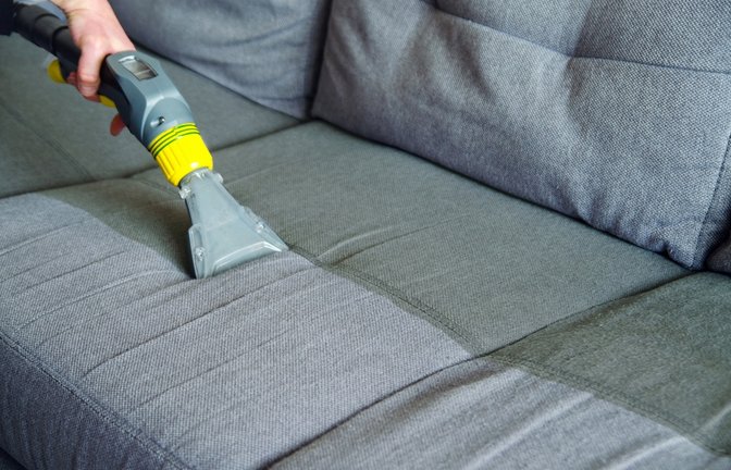 Mit einem Waschsauger lassen sich etliche Flecken entfernen.<span class='image-autor'>Foto: Michal Bellan / shutterstock.com</span>